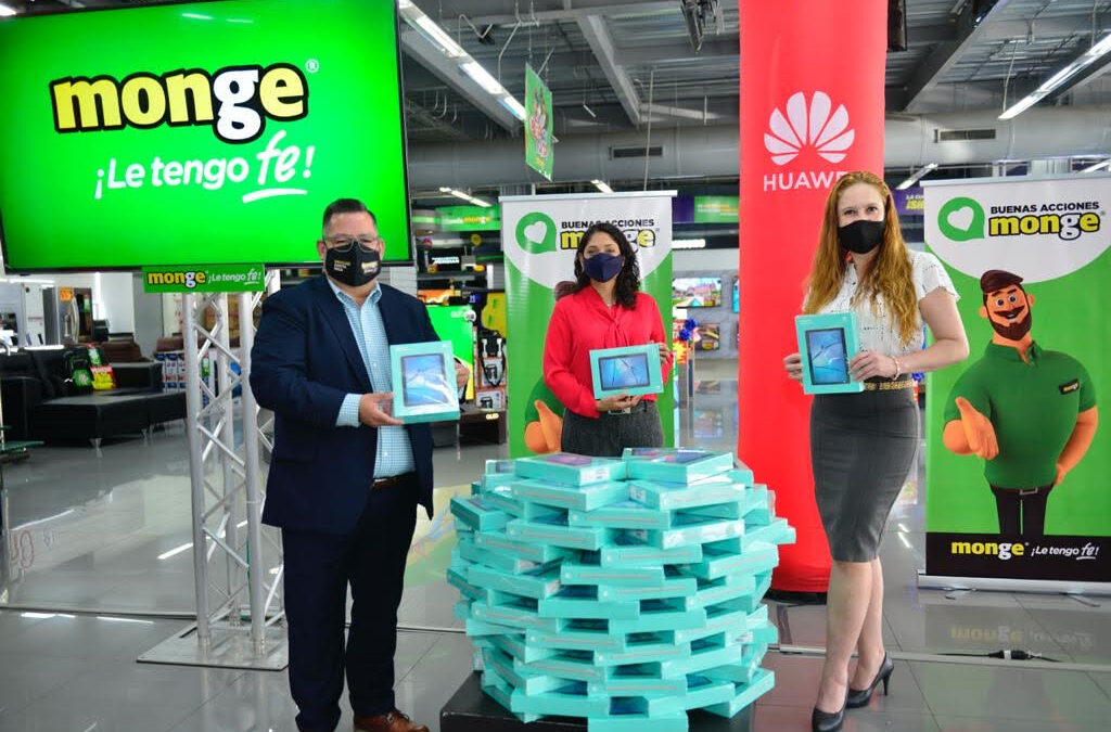 Huawei y Monge donan 100 tabletas para estudiantes de  educación pública