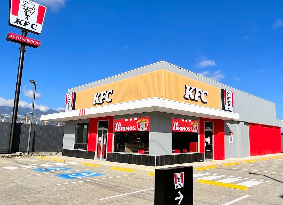 KFC INICIA EL 2023 CON UN PLAN DE INVERSIÓN DE CASI 5000 MILLONES DE COLONES, 180 NUEVOS EMPLEOS y 6 NUEVOS RESTAURANTES