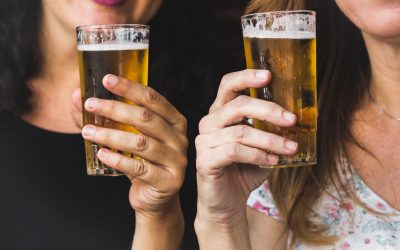 Costarricenses prefieren consumir cerveza nacional