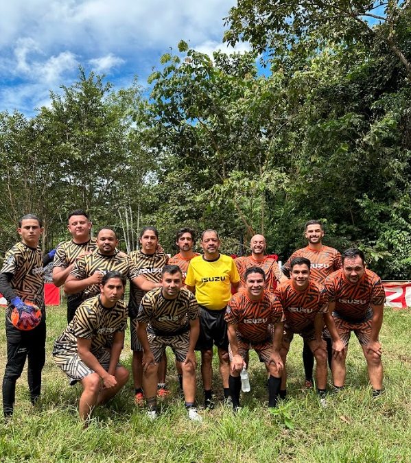 Isuzu reconoció a jóvenes de Moravia y Coronado como campeones de la Superliga de Fútbol 4×4