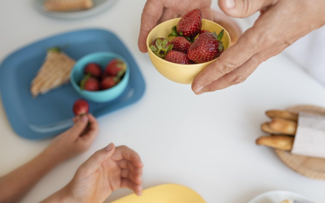 Conozca los beneficios académicos y físicos que pueden tener los niños y niñas por medio de una alimentación saludable en el ingreso a clases