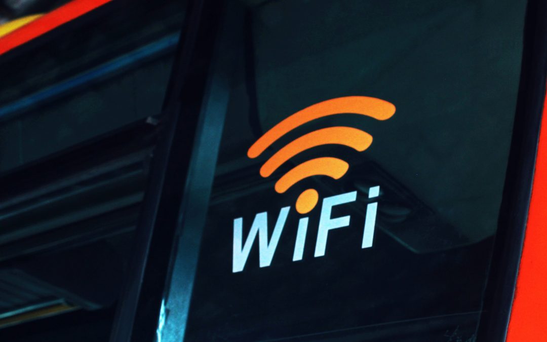 CONSEJOS DE CIBERSEGURIDAD PARA PROTEGER SU RED WI-FI Y DATOS SENSIBLES