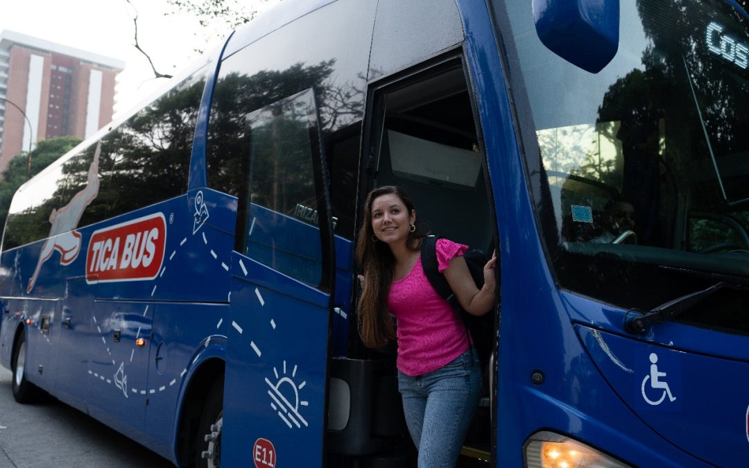 Demanda de ticos que viajan por tierra a Panamá en Viernes Negro aumenta en un 80%