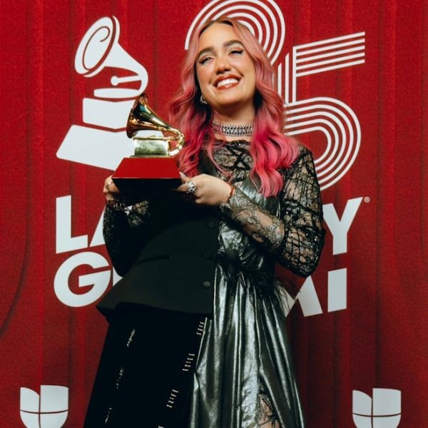 ELA TAUBERT GANA EL LATIN GRAMMY®  AL MEJOR NUEVO ARTISTA